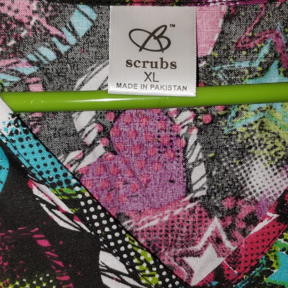 Scrub top - Picture 3 of 4